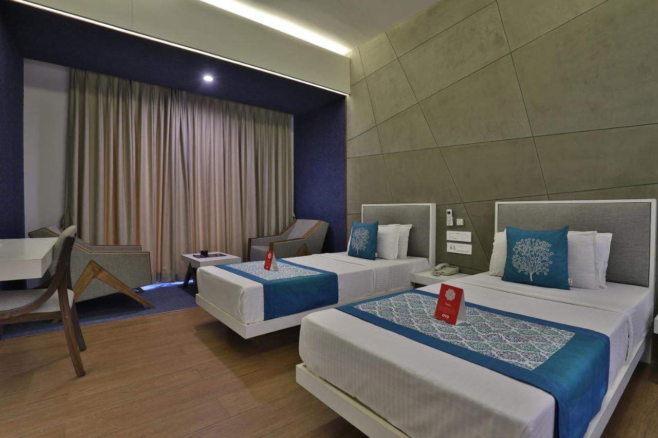Capital O 1338 Hotel Harmony Rajkot Bagian luar foto
